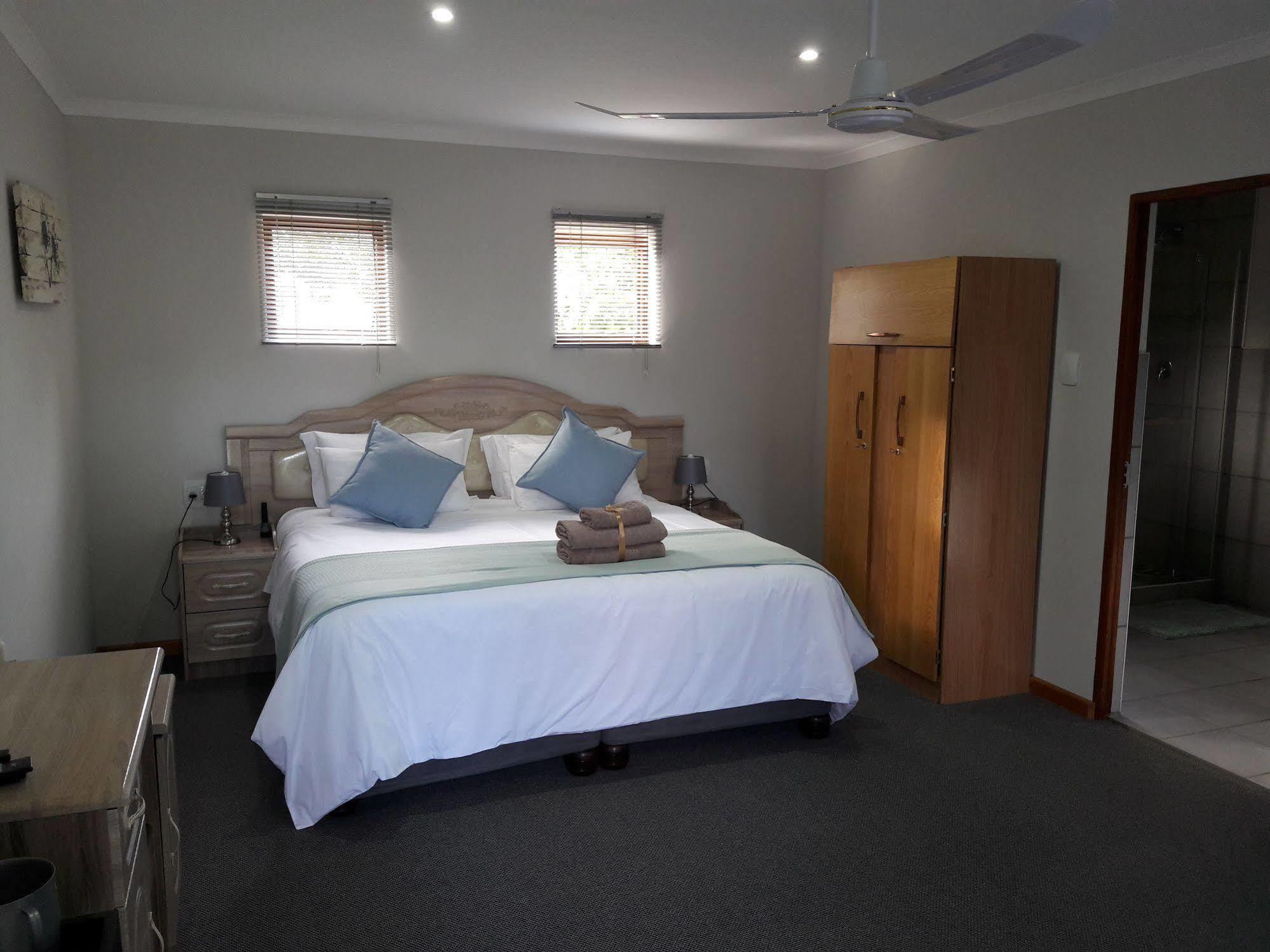 The Village Lodge Stormsrivier Eksteriør billede