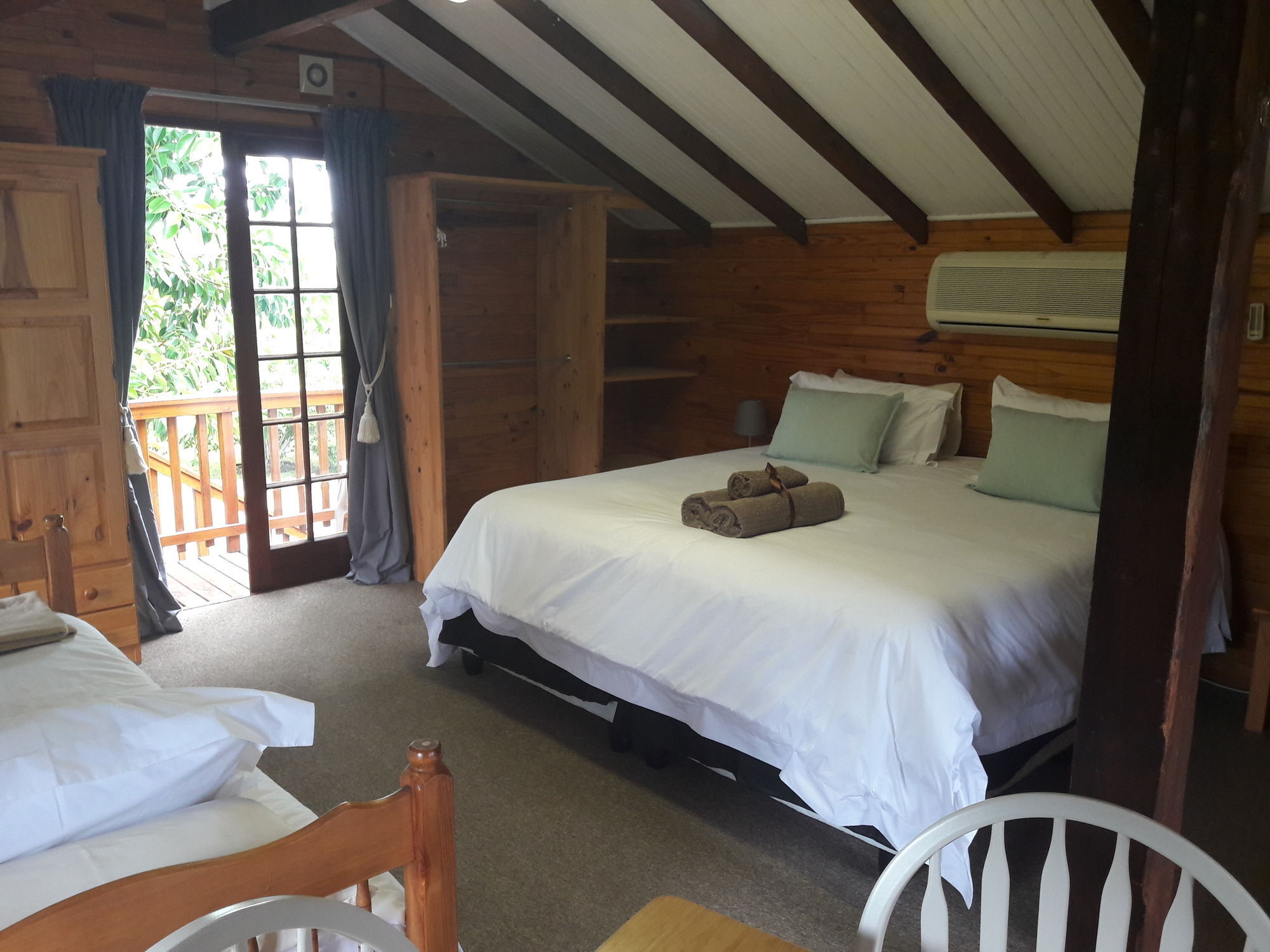 The Village Lodge Stormsrivier Eksteriør billede